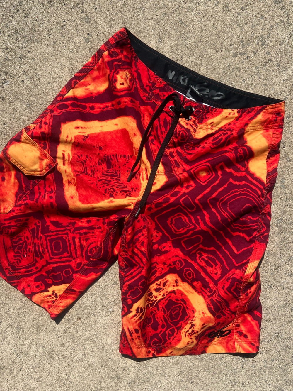 Discontinued Nike 6.0 Men’s Board Shorts Red Orange Abstract Swim Trunks Size 30
